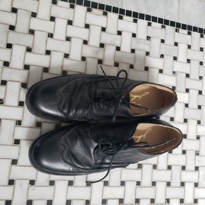 Mens Frye dress shoes size 9